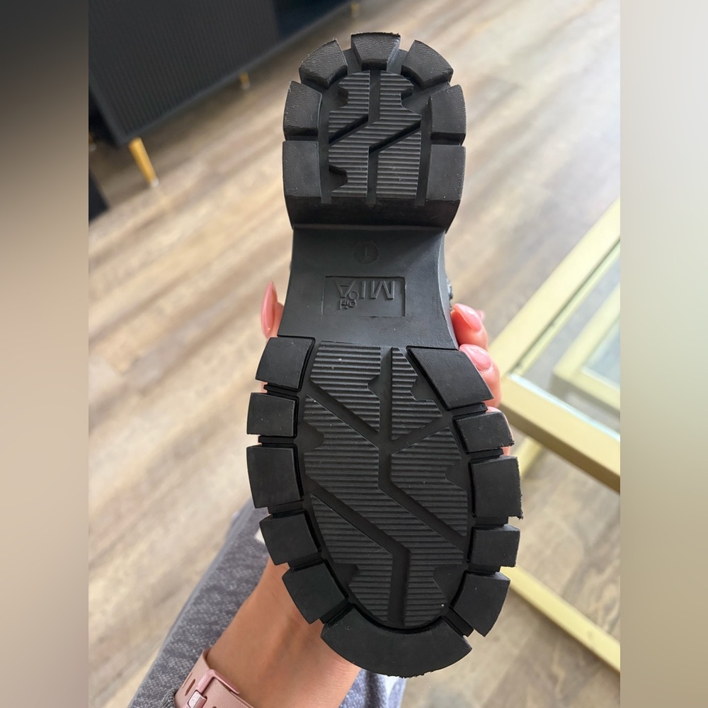 MIA Kids Black Ankle Boots - Picture 7 of 9